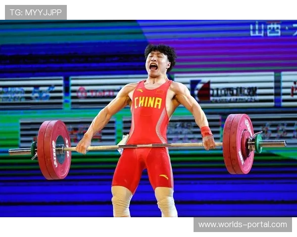 石龙体校教练陈苏媚:举重成才周期长达十年,需极大毅力坚守 石龙体校教练陈苏媚:举重成才周期长达十年,需极大毅力坚守